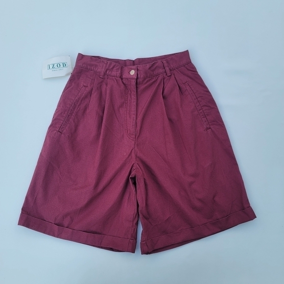 NWT Izod Women's Shorts Size 8 Pleated Golf Shorts Color Burgundy Vine Cotton - Picture 1 of 12